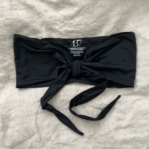 437 The Leo Top - Black